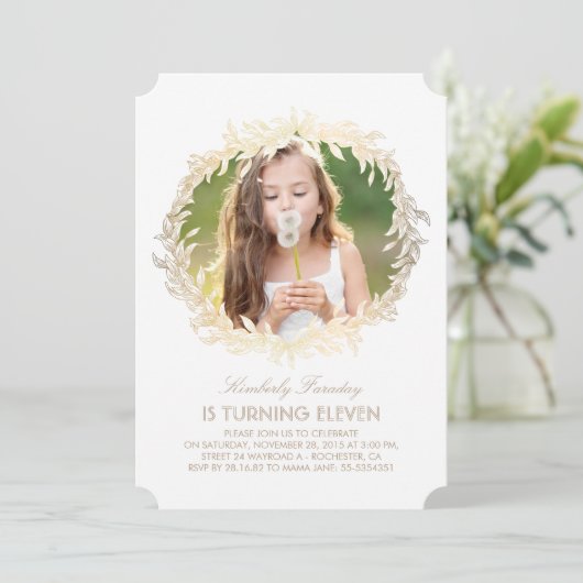 Gouden Laurel Krans Wit Elegante Foto Verjaardag Kaart (Staand voorkant)