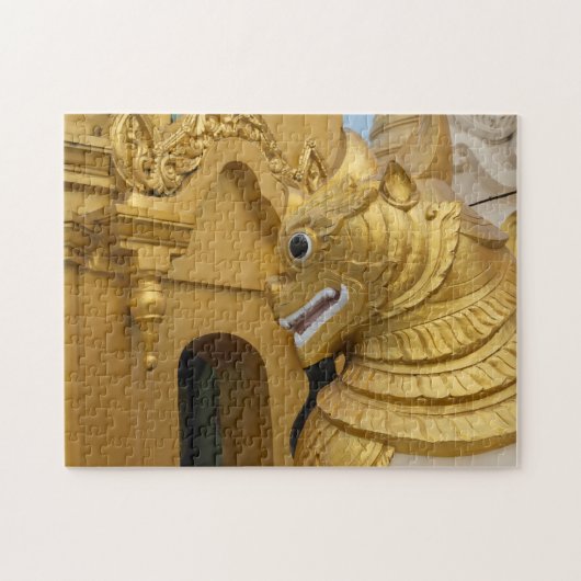 Gouden Leeuwenbeeld Bij Tempel Legpuzzel (Horizontaal)