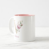 Gouden Letter V, Monogram v, Roze Bloemenschenking Tweekleurige Koffiemok (Voorkant links)
