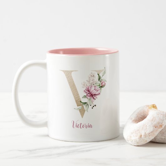 Gouden Letter V, Monogram v, Roze Bloemenschenking Tweekleurige Koffiemok (Met donut)