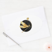 Gouden libel in zwarte cirkel ovale sticker (Envelop)