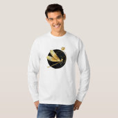 Gouden libel in zwarte cirkel t-shirt (Voorkant volledig)