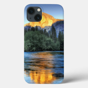 Gouden licht op Half Dome iPhone 13 Hoesje