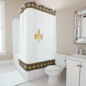 gouden lippenbloemen op bruin en wit douchegordijn (In situ)