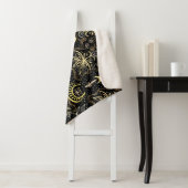 Gouden Lotus: Crescent Elegance. Sherpa Deken (In situ)