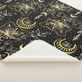 Gouden Lotus: Crescent Elegance. Sherpa Deken (3/4)