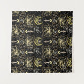 Gouden Lotus: Crescent Elegance. Wandkleed (Voorkant (horizontaal))