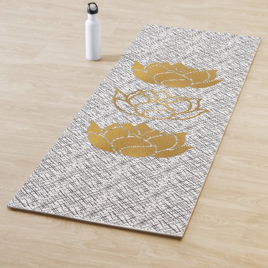 Gouden Lotus Silhouetten op Zwart & Wit Patroon Yogamat (In situ)