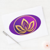 🪷 Gouden Lotusembleem Paarse Gradiënt Luxe Symboo Ovale Sticker (Envelop)