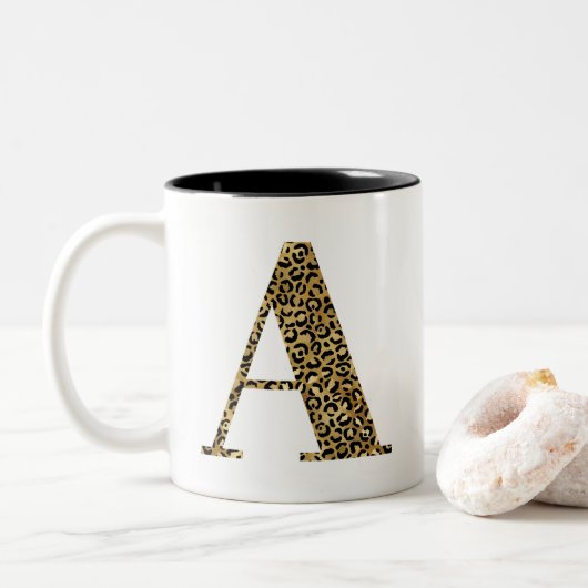 Gouden luipaard Glam Monogram A Tweekleurige Koffiemok (Met donut)