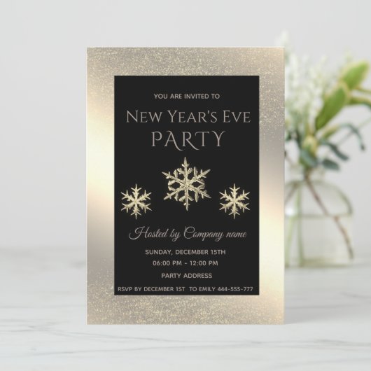 Gouden luxe sneeuwvlokken oudejaarsfeest kaart (Staand voorkant)