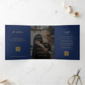 Gouden marine blauwe foto bruiloft RSVP details QR Drieluik Uitnodiging (Binnen)