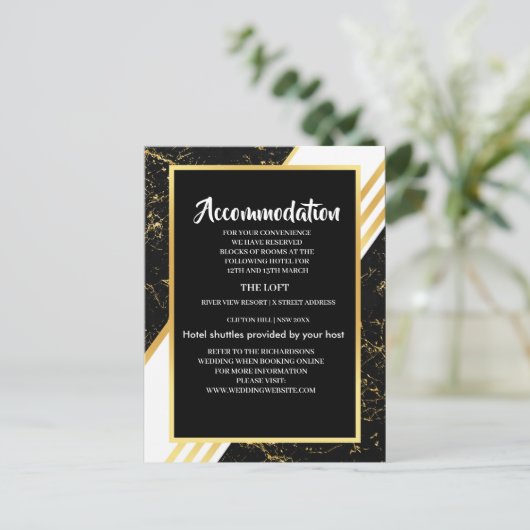 Gouden marmeren strepen typografie zwart Accommoda Aankondigingskaart (Staand voorkant)
