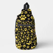 Gouden metalen patroonpoten op zwarte achtergrond