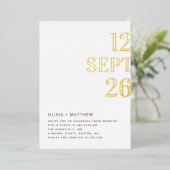 Gouden moderne schone typografie bruiloft + detail folie uitnodiging (Staand Voorkant)