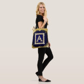Gouden Monogram Beginletter A Met Blauwe Glitters Tote Bag (Op model)