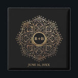 Gouden Monogram bruiloft gunst Boho Mandala Magneet<br><div class="desc">Aangepaste, elegante gouden boho bruiloft gunst magneten - Elegante, bohemian stijl. Mooie bloemenmandala die lijkt op gouden folie op een zwarte achtergrond. De initialen van het gemonogrammeerde paar in gouden tint, zijn gecentreerd op een zwarte en glanzende gouden effectcirkel. Gepersonaliseerd trouwdatum hieronder afgedrukt in goudkleur. Opmerking: alle afbeeldingen zijn gedrukt....</div>
