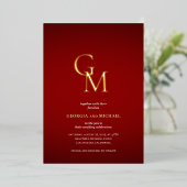 Gouden Monogram Crimson Rode Foto QR Code Bruiloft Folie Uitnodiging (Staand Voorkant)