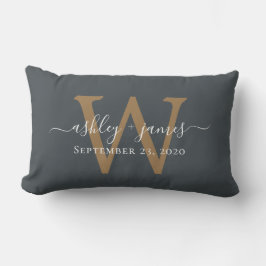 Gouden Monogram Huwelijksdatum Off-Black Kussen