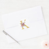 Gouden MONOGRAM letter K met bloemen Ronde Sticker (Envelop)