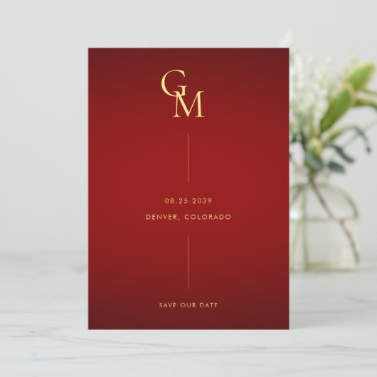 Gouden Monogram Minimalistische Donkerrode Stijlvo Save The Date (Staand voorkant)