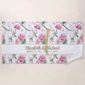 Gouden Monogram Roze Pioenrozen Groene Bladeren Jo Strandlaken (Voorkant)