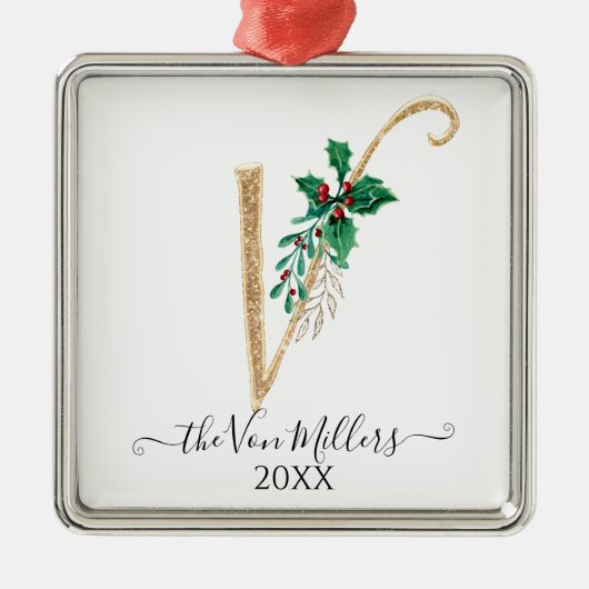 Gouden Monogram V Glitter Kerst Holly Foliage Metalen Ornament (Voorkant)