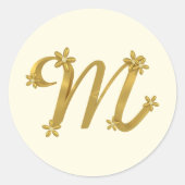 Gouden monogramletter M met bloemdetails crème Ronde Sticker (Voorkant)