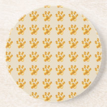 Gouden Mopige Pootjes op Beige