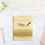 Gouden notaris lening ondertekening agent glamoure planner<br><div class="desc">Een faux gouden achtergrond,  versierd met een veerpen. Geef een naam en jaar aan en voeg deze toe. Zwarte tekst: Notaris</div>