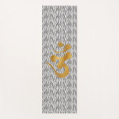Gouden "Ohm" symbool op zwart Zig Zag patroon Yogamat (Voorkant)