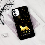 Gouden Paard Sterren Ruitersport Gepersonaliseerd  Case-Mate iPhone Case<br><div class="desc">Metallic paardenillustratie in goud op een zwarte achtergrond met bijpassende sterren gekoppeld aan een elegant script. Kijk in onze winkel voor meer objecten van dit collectie.</div>