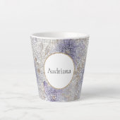 Gouden Paarse witte bloemensprankeling Latte Mok (Voorkant)