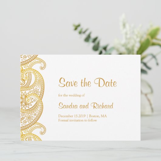 Gouden Paisley Traditionele Indiase Trouwdag Save The Date (Staand voorkant)