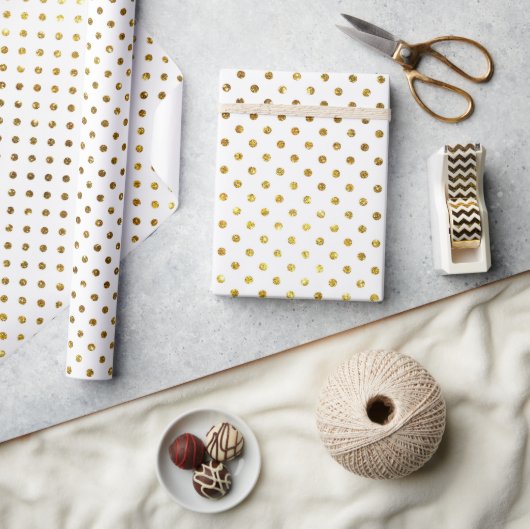 Gouden polka stippen op wit cadeaupapier (Crafts)