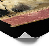 gouden pupil slaapt op boek poster (Hoek)