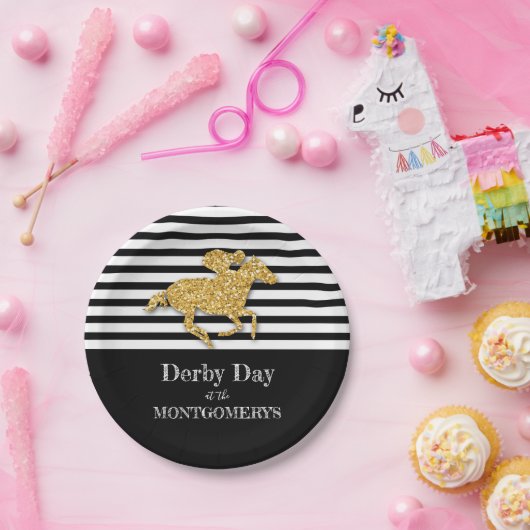 Gouden racepaard op zwart-witte strepen papieren bordje (Feest)