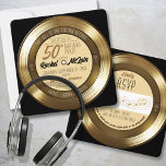 Gouden Record Retro 50e Verjaardagsfeestuitnodigin<br><div class="desc">Deze unieke & leuke Black and Solid Gold Vinyl Record Retro Music thema 50e verjaardag party uitnodiging beschikt over een record woordspeling nummer titel citaat "This Will Be One For The Record" en typografie details is een je gasten zal zeker onthouden! Vierkante uitnodiging heeft een solide gouden record vibe met...</div>