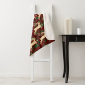 Gouden rendier op Faux Red Green Velvet Sherpa Deken (In situ)