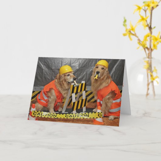 Gouden Retriever Bouw Verjaardag Kaart (Gele Bloem)