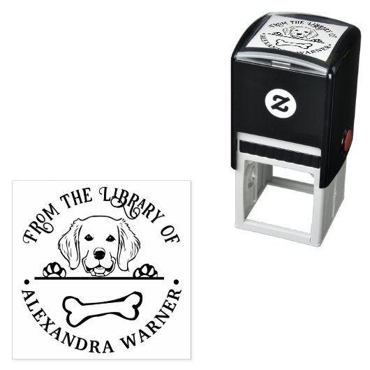 Gouden Retriever die naar Bot Namen van Bibliothee Zelfinktende Stempel (In situ)