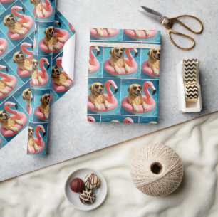Gouden Retriever Drijvend Op Een Flamingo Zwembad Cadeaupapier