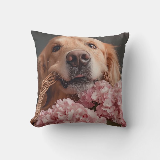 Gouden retriever met mand van roze hortensia's kussen (Voorkant)