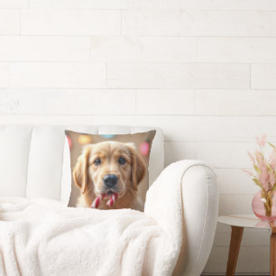 Gouden Retriever Puppy Met een Suikerstok Kussen