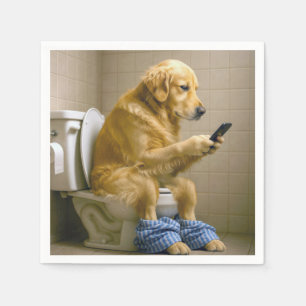 Gouden Retriever Zit op het Toilet en Sms't Servet
