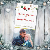 Gouden rode kerstbal feestdagenkaart