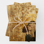 Gouden Romantisch Paar dat Zoent Inpakpapier Vel (In situ)