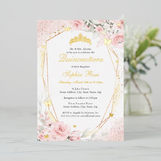 Gouden Roze Blush Vlinder Bloemen Quinceanera Folie Uitnodiging (Staand Voorkant)