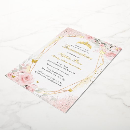 Gouden Roze Blush Vlinder Bloemen Quinceanera Folie Uitnodiging (Gedraaid)