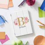 Gouden Roze Monogram Initiaal Letter B iPad Pro Cover<br><div class="desc">Mooie girly faux goud blush roze bloemenletter "B" monogram Naam Design. Personaliseer met jouw naam of tekst. U kunt de tekstkleur en de lettertypestijl wijzigen met de optie Aanpassen. Groot initialen pet in faux gold. Ontworpen voor u door Blackberry Boulevard©</div>